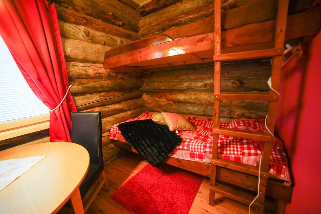 Bed and Breakfast Neljaen Tuulen Tupa Кааманен Экстерьер фото